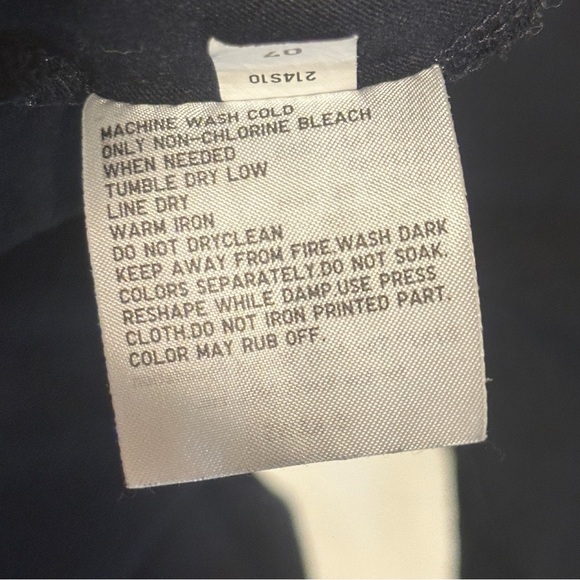 KAWS x Uniqlo Warhol UT Graphic T-shirt
Black Size Large - Picture 7 of 11